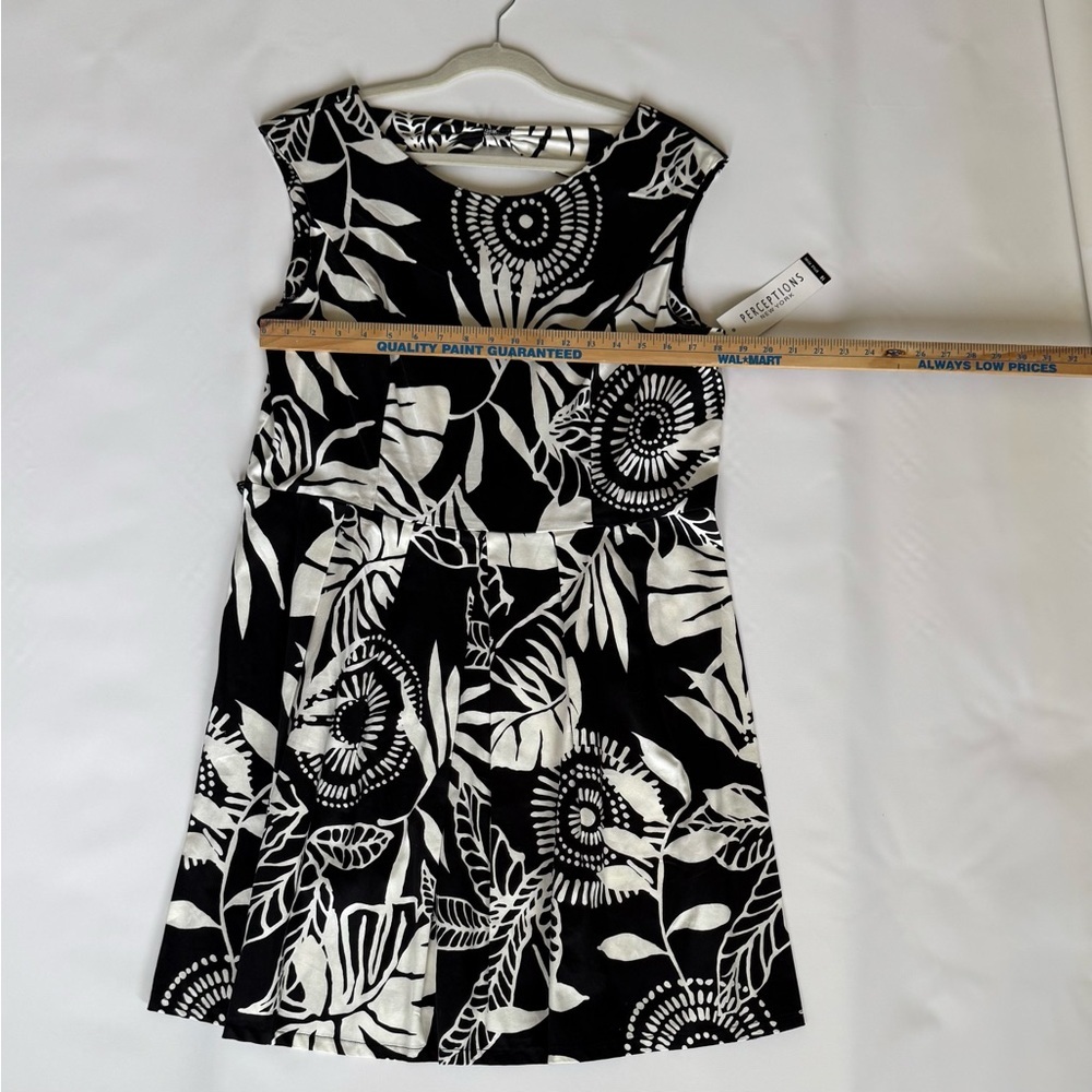 NEW Perceptions Black and White Classy Sleeveless Sheath Dress SIZE 16 - Picture 5 of 11